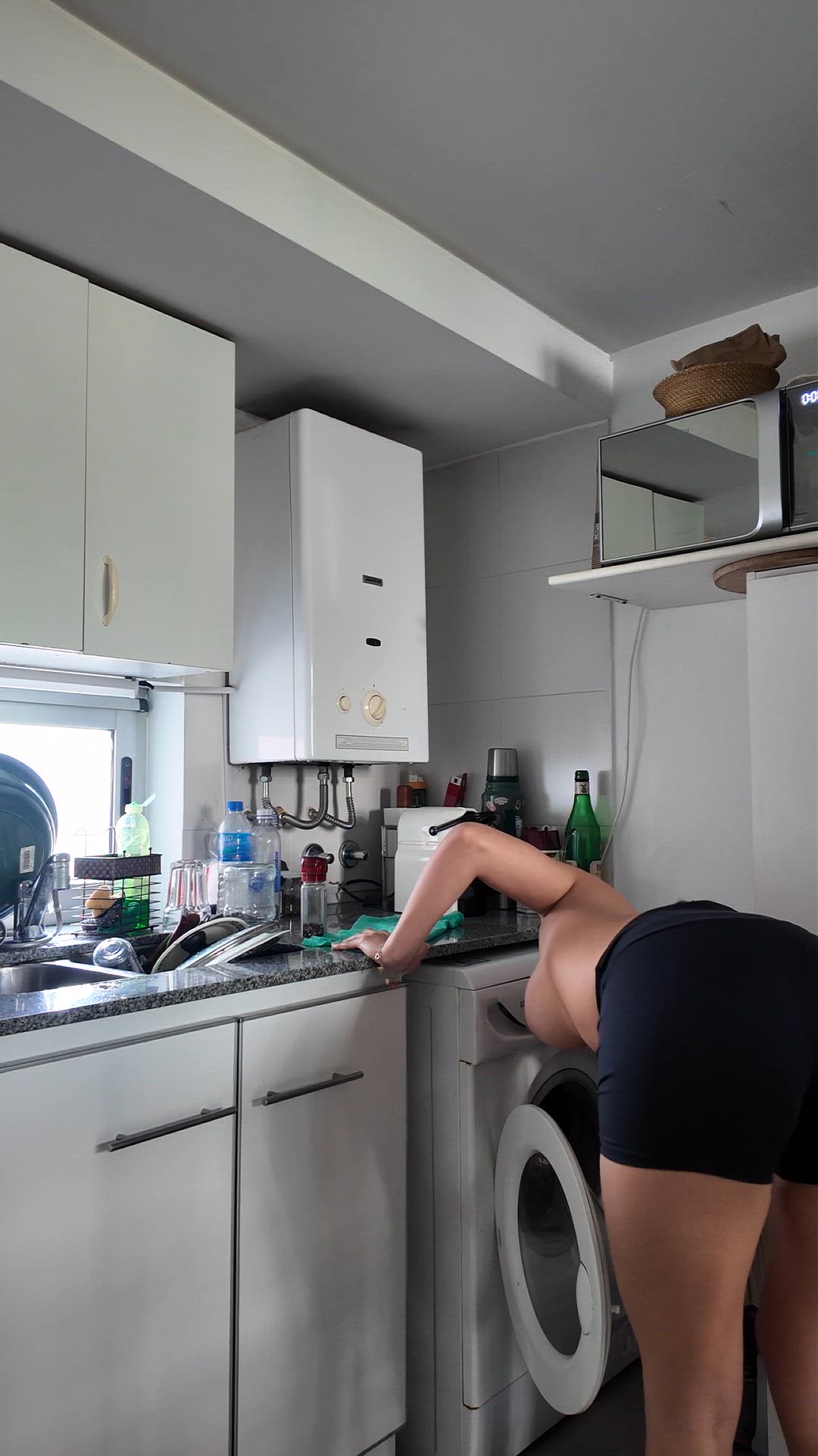 naked laundry parcerita service