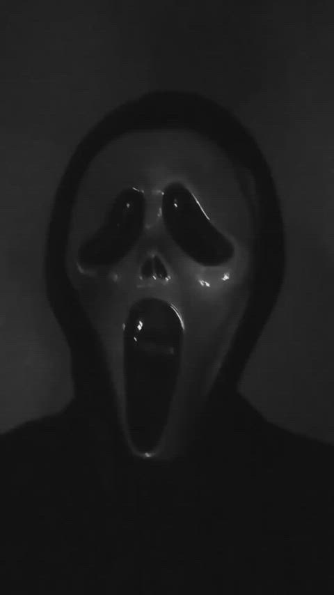 Ghostface Cosplay (Vertical)