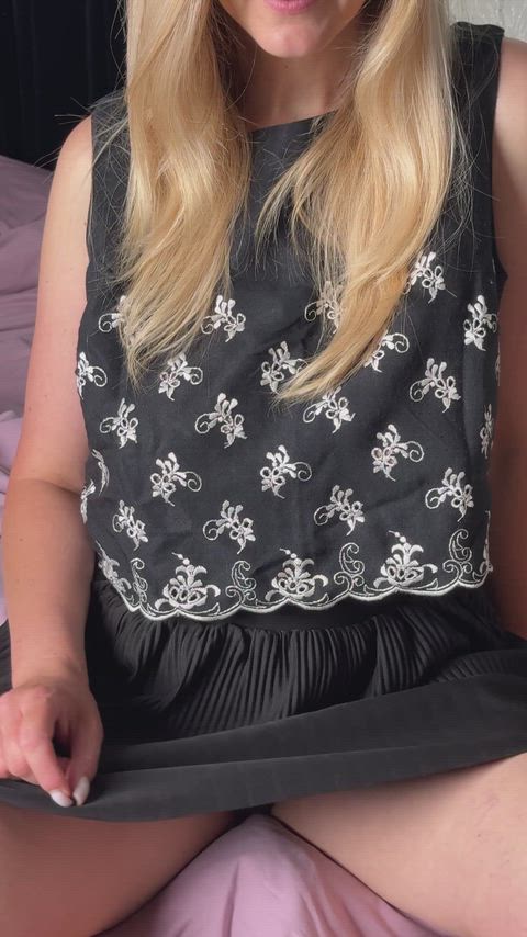 Next door milf ready to play, just want to make you hard today