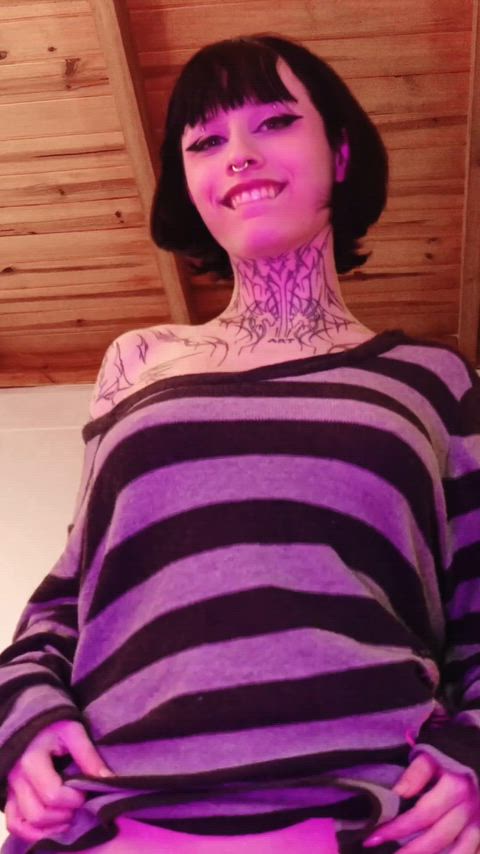 Peek a boo' goth treat