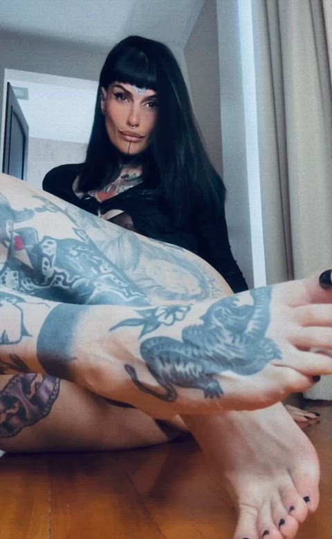 Worship me now, foot pet!