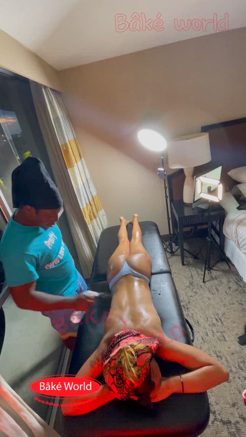 She luv a bake world massage in the sky