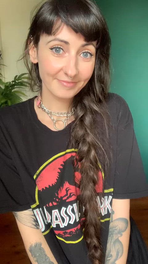 Small titty dino nerd, here to make you smile