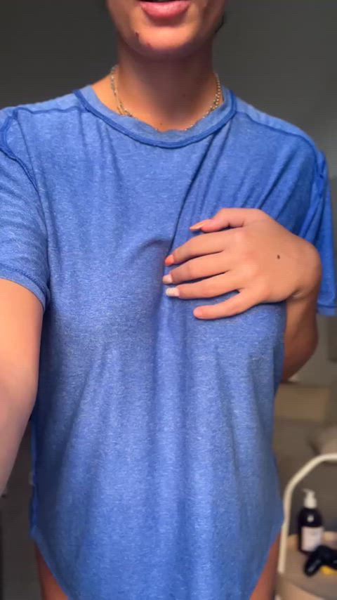 wet girl playing with her pussy x