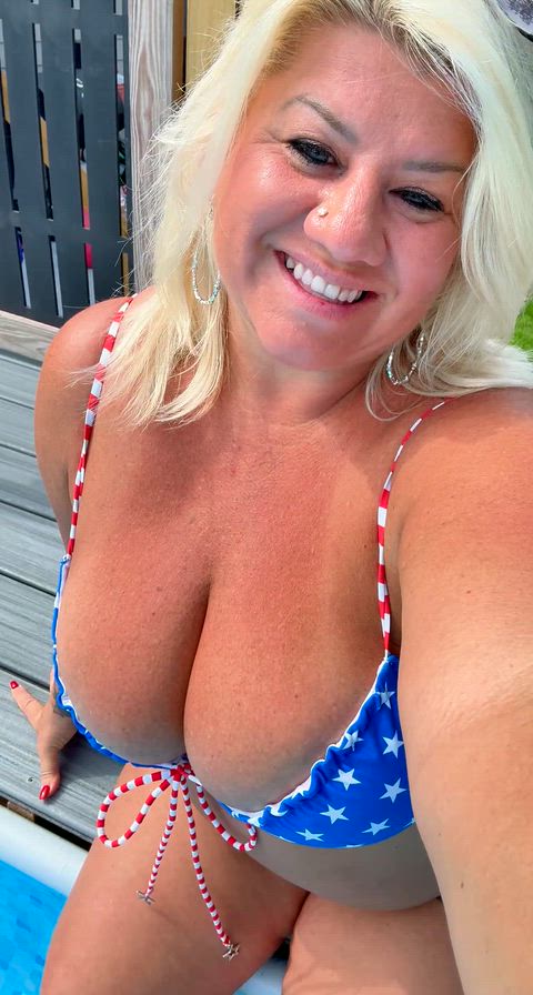Flexing my new pair of bikini
