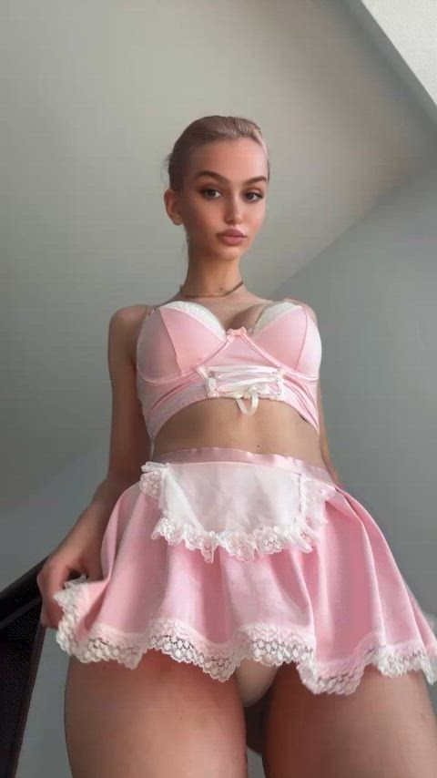 Would you keep eye contact or get distracted?