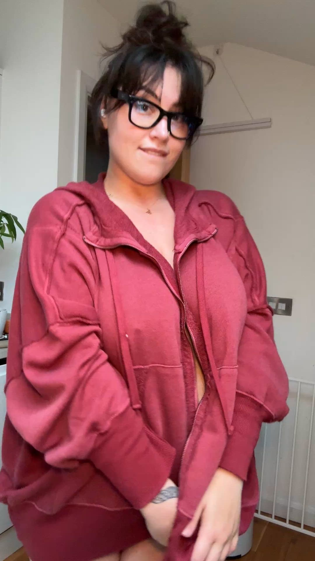 be honest.. fuck or pass??