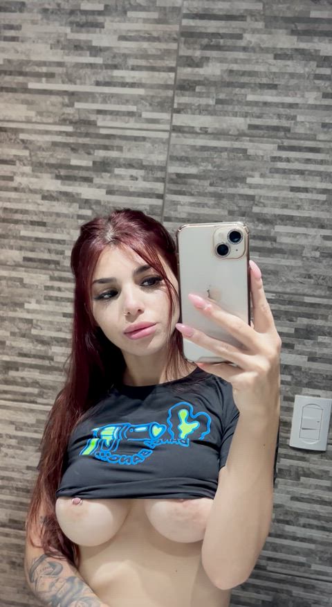 First 100 guys who say “hey” will get something in their dm