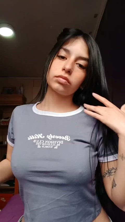 I’m so naughty I might show u how wet I am 🤭