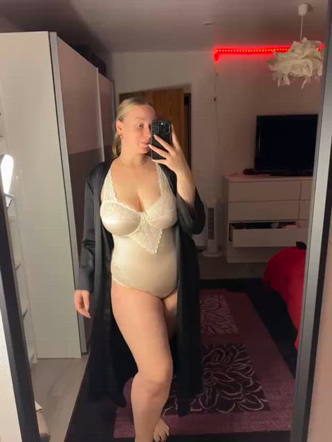 I always feel like the color brown makes my eyes pop