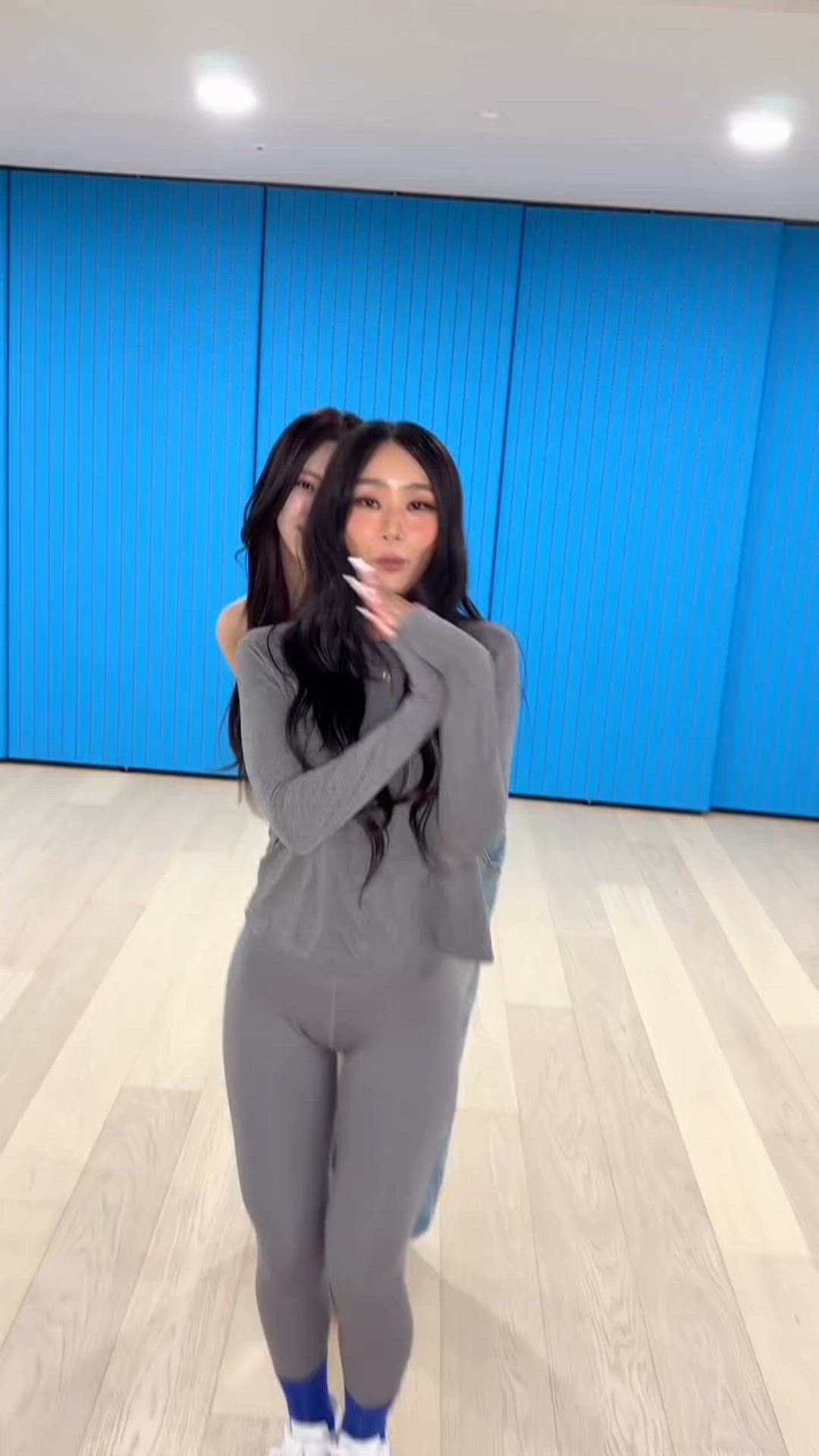 Yuna ft. Hyolyn