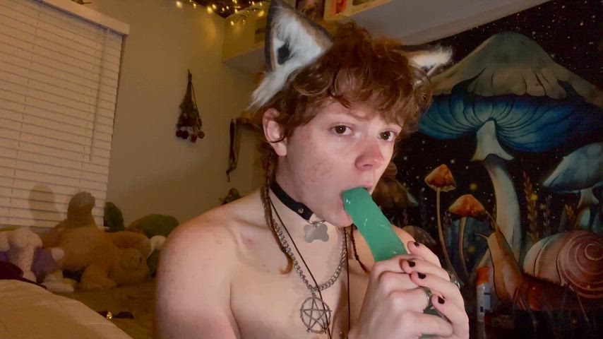 Tboy Fog Practicing Its Deepthroat Skills