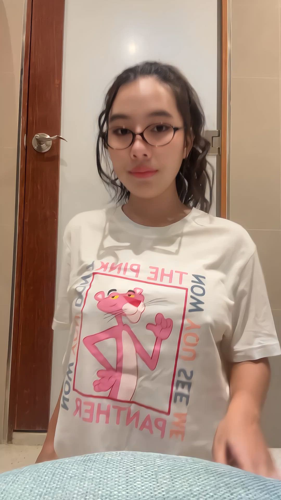 Do white men like busty Asian girls?
