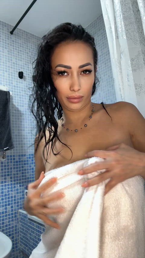 I’m 40 and divorced… are you saying hello! or hell no?