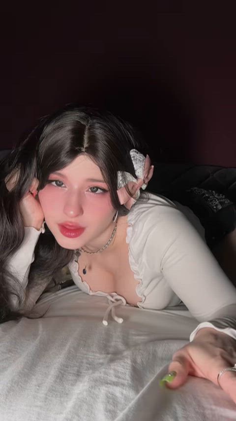 Cute enough to get a cumshot?