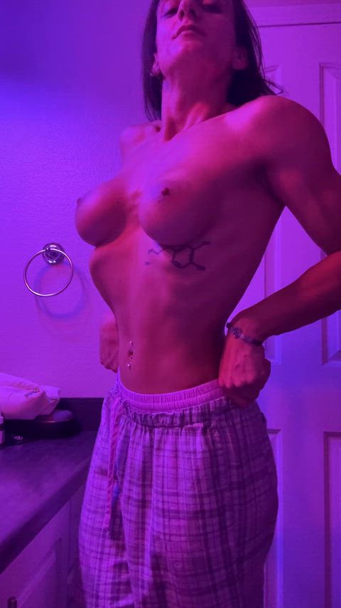 Tall, muscle Goddess of your dreams. Offering [gfe], multiple [sext] session tiers, premade content, now offering VC 👹 I am a true lover of taboo and filth. 😈 menu below..