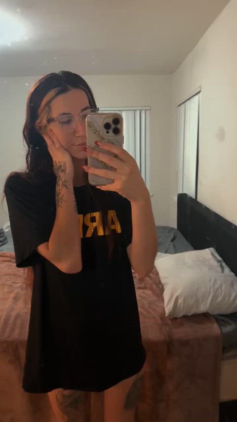 Reply yes if your ready to cum play with my petite body