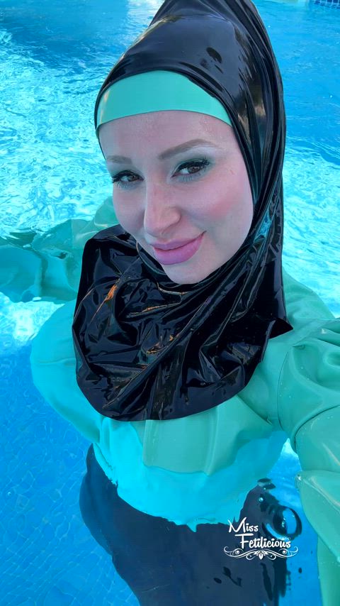 Wearing 2 layers of latex at 35 degrees ☀️ thumbnail
