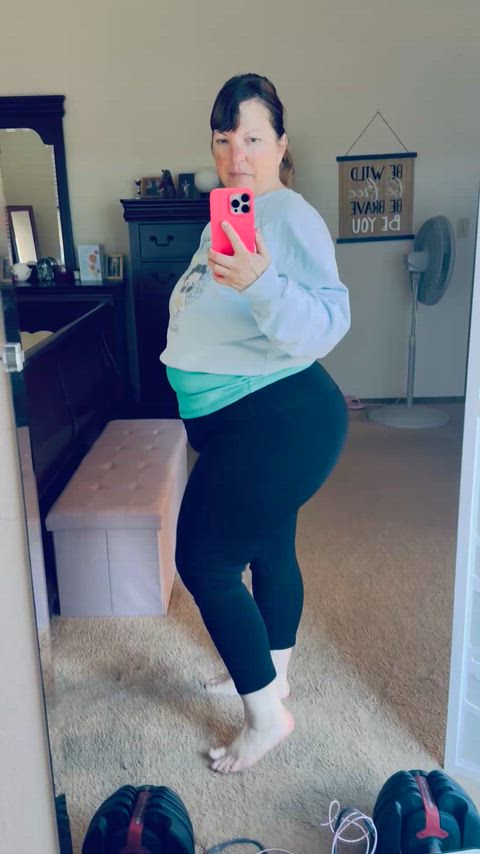 Are you the kind of slave who would never ask his Mistress to hold in her farts 💨 around you??