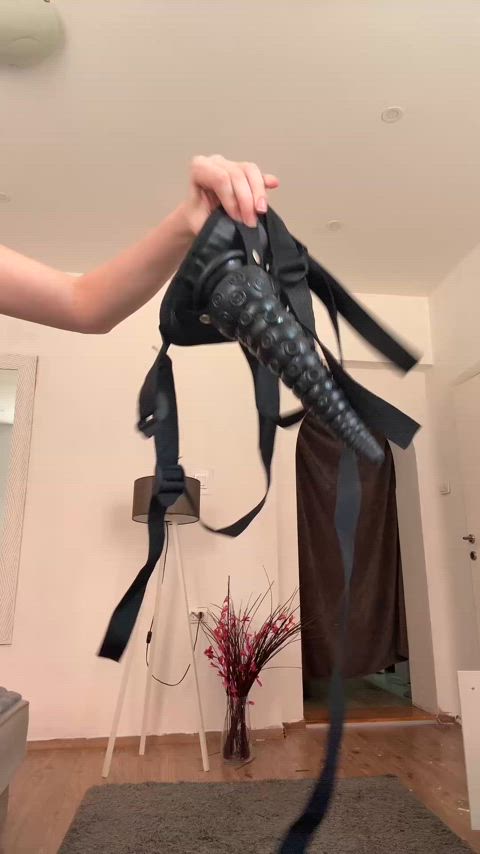 Would you date girl who was into femdom?