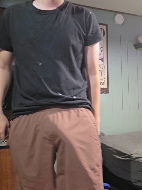 I dont usally just show off my dick. But figured it might be fun