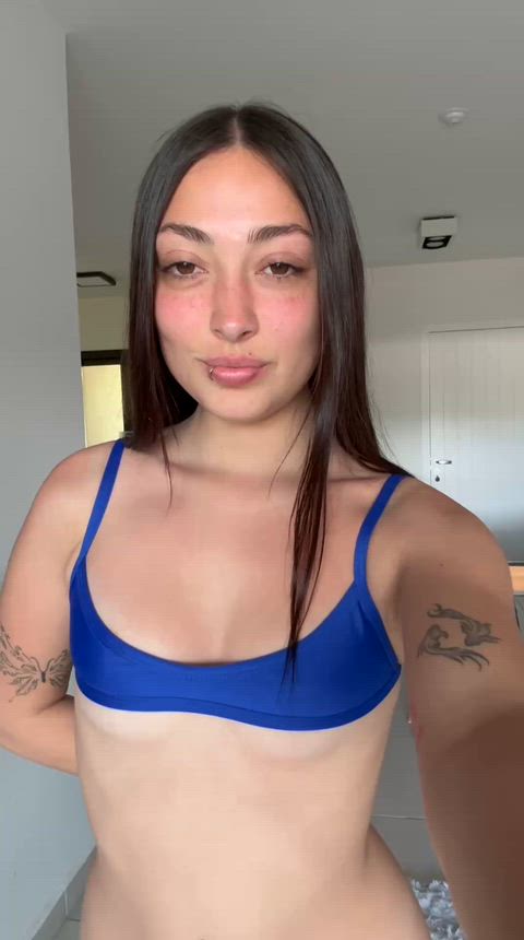 Does anyone need a little slutty brace face to bounce on their dick.. I'm free