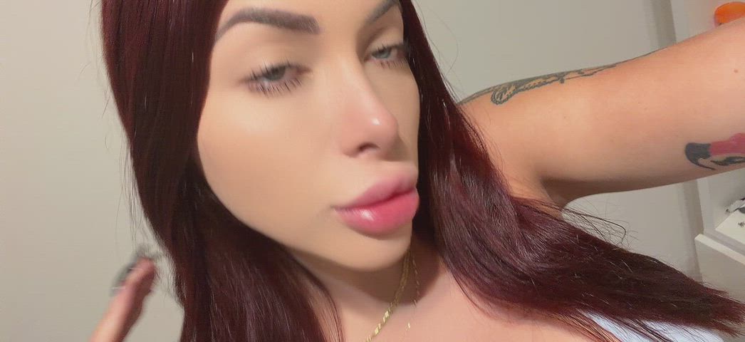 Sólo te estoy provocando con mis tetas... no parpadees