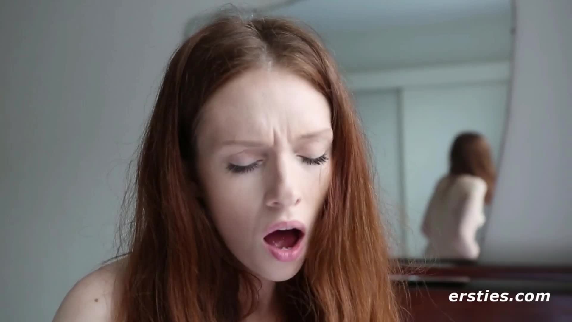Zazi makes herself cum.
