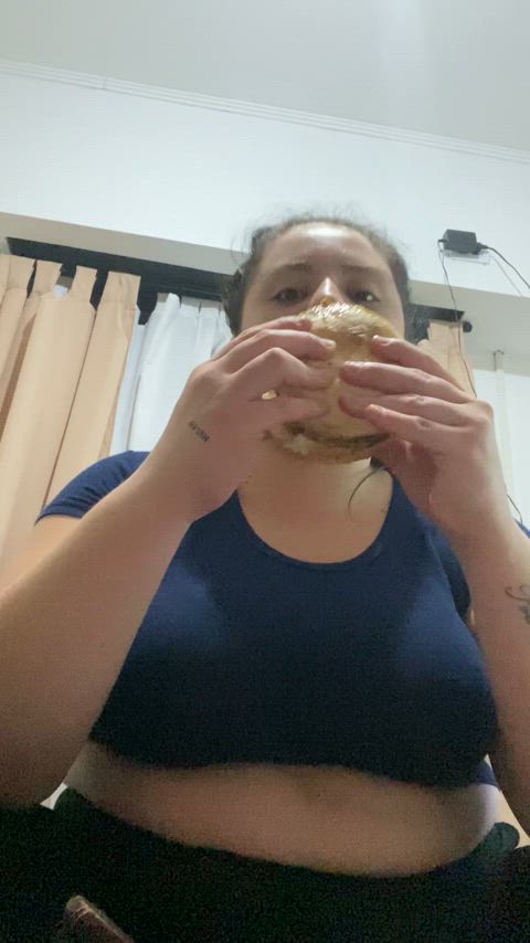 Please make me eat something delicious today, with lots of fat and extra potatoes😪😪🍔😩