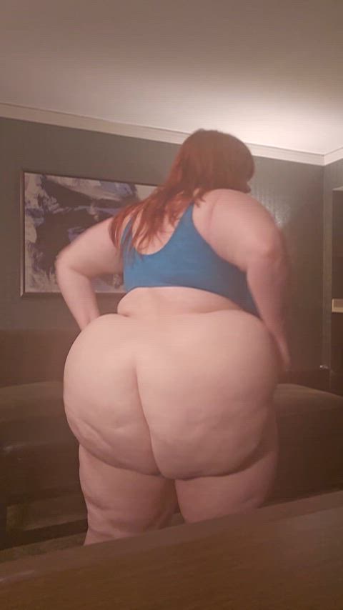 I'll delete this in 12 hours, but whoever likes it and replies with "HI" will win a gift ♡