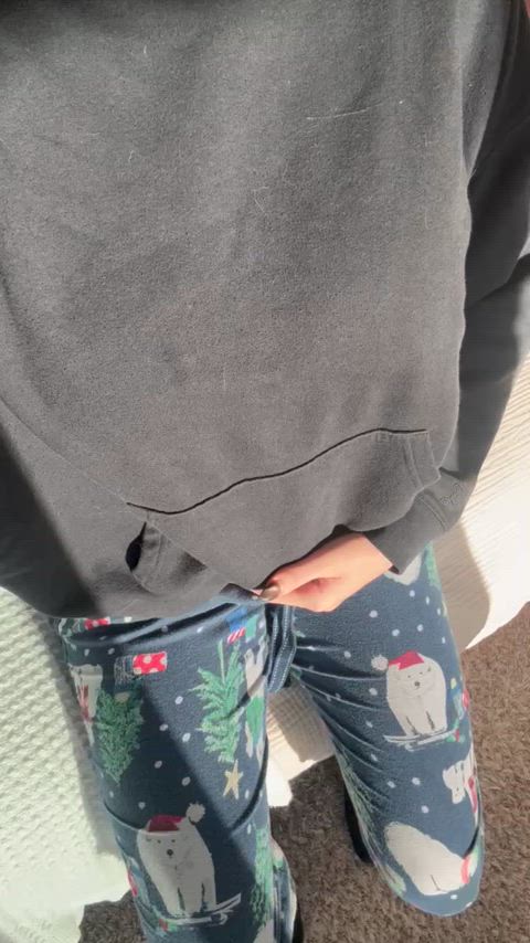 Just a little peek at what’s hiding under these baggy clothes 👀