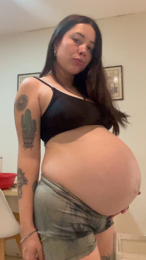 Look how round it is... it's ready to take a photo, right?