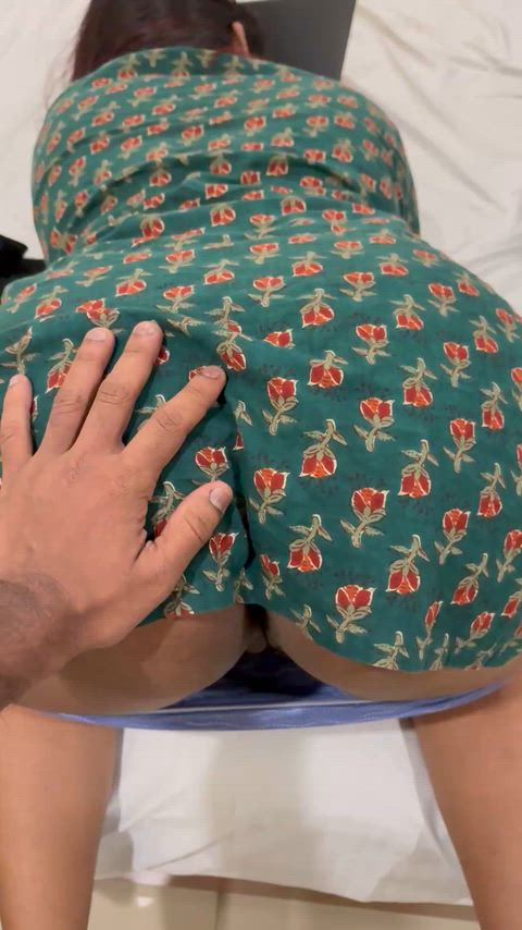 A little tease after a long time 😈🍑💋 (f)