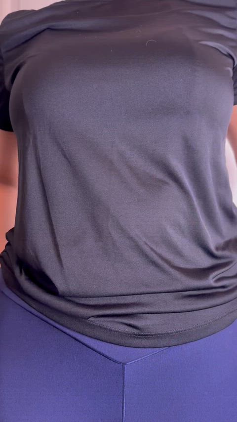 For those curious about how sweaty my titties get :)