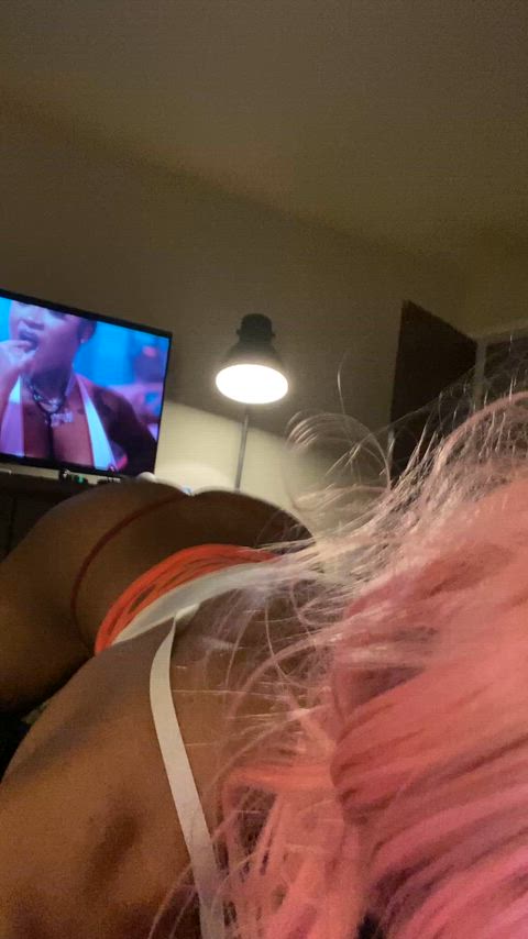 Love twerking my bubble butt