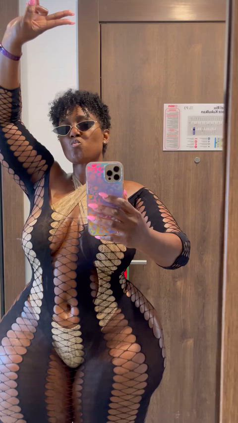 @iamtheendofdays | Nothing more sexy than a confident, voluptuous woman there's nothing a skin bone female can do when they in the presents of a treasure built southern tuff like this woman 👀😍😱🤯🤤🍫🍑🙏🔥🔥🔥#HerPlumpAppealingAss #LoveHerVibesHerVibesAreLove #GramsFavYams #SouthernPlatters #Amen