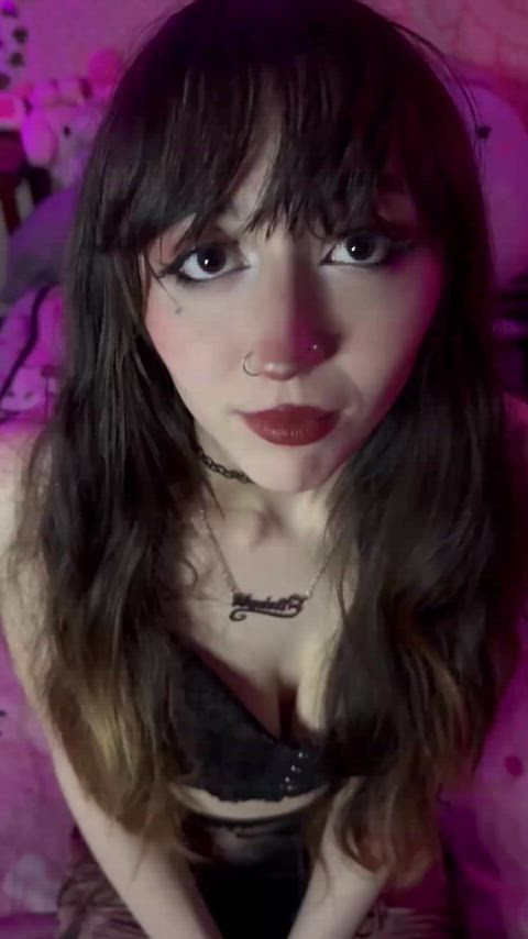 makes me so wet when you hole me by the throat 🤭❤️🖤