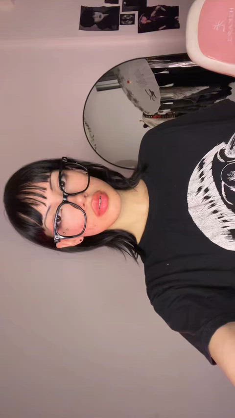 Just a nerdy girl trying to get your attention.