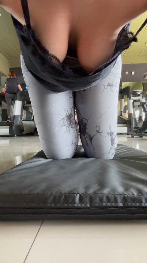 I feel naughty for not wearing a bra in the gym