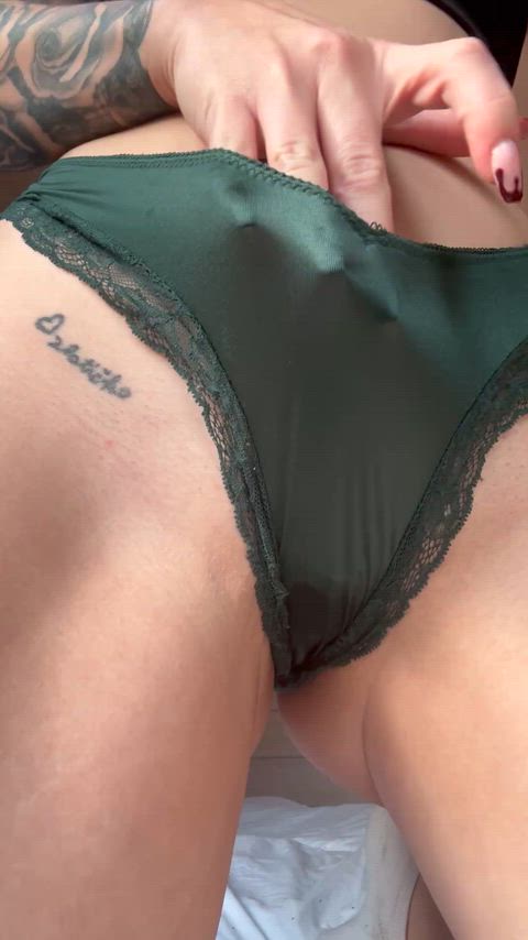 Touch my cameltoe with your lips and taste what it's like