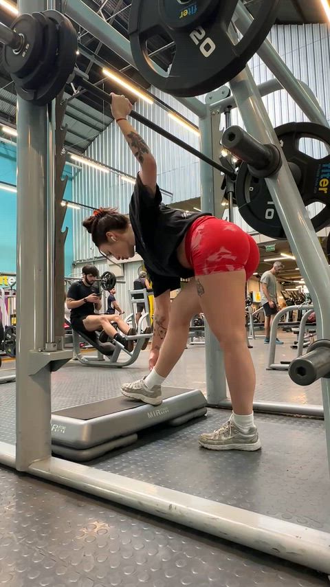 this booty didn’t come from cardio