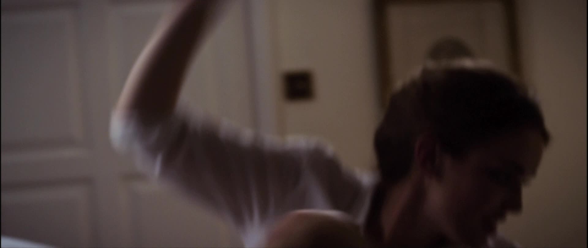 Elizabeth Henstridge sideboob in The Thompsons