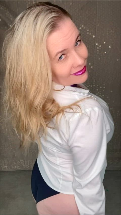 Housewife here, bored and horny