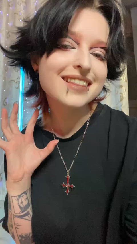 goth hoe with amazing tits