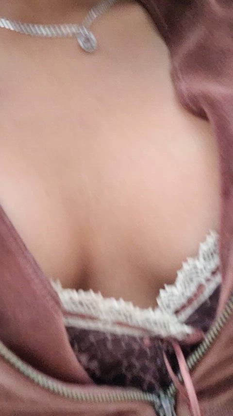 Dared by Free-Ad-5548 to flash on the walk from the bus stop (f)