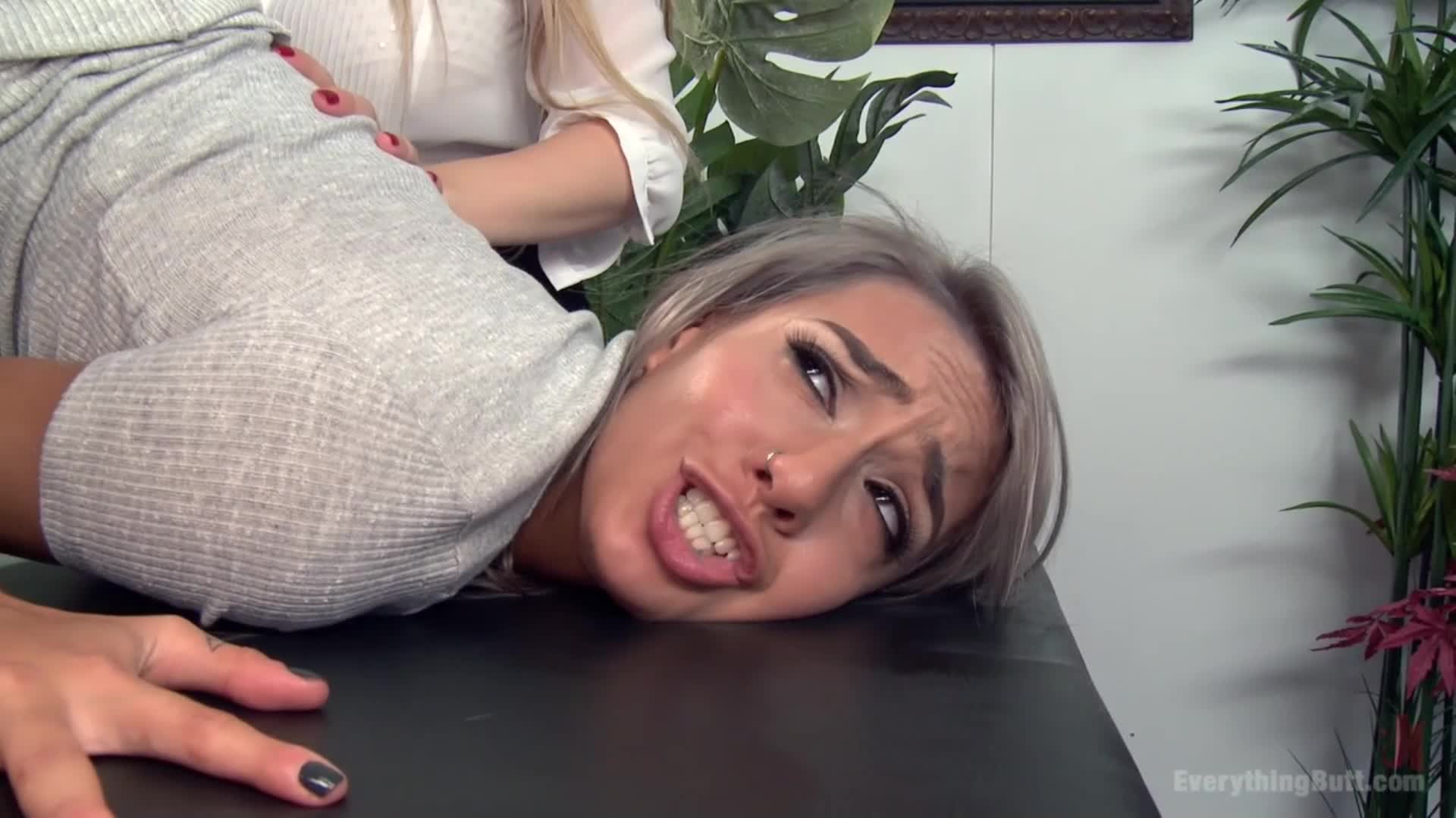 Worshipping Janice's Butt