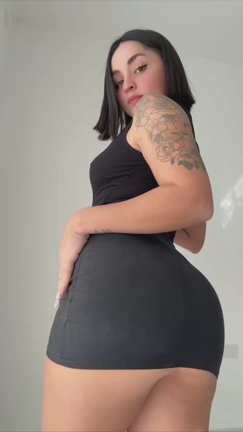 I love the curves this tight dress gives me...