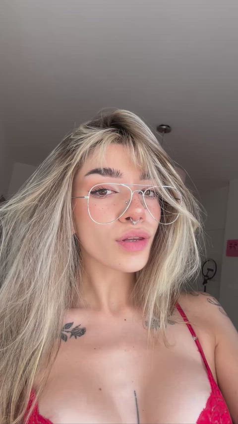 Sending squirting and masturbation clips to deserving hot men only, comment ME and I'll send it now (no joke)