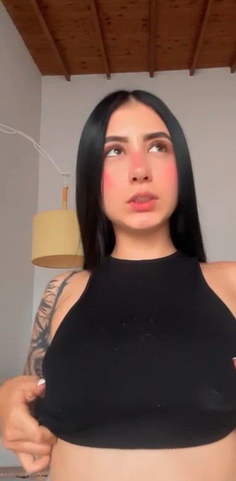 Would you rather finish on my face or my tits