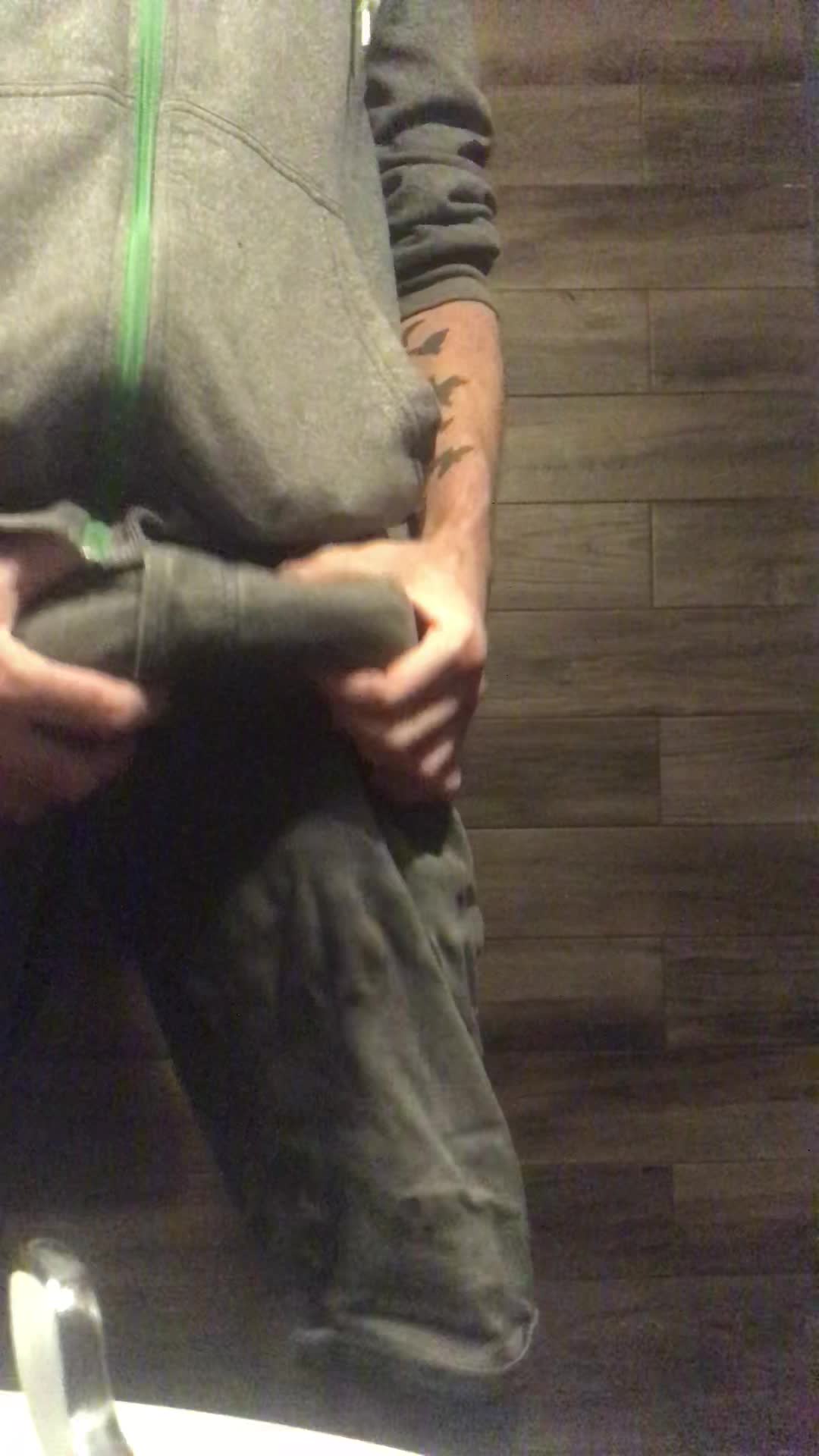 Essex, need some attention... hmu